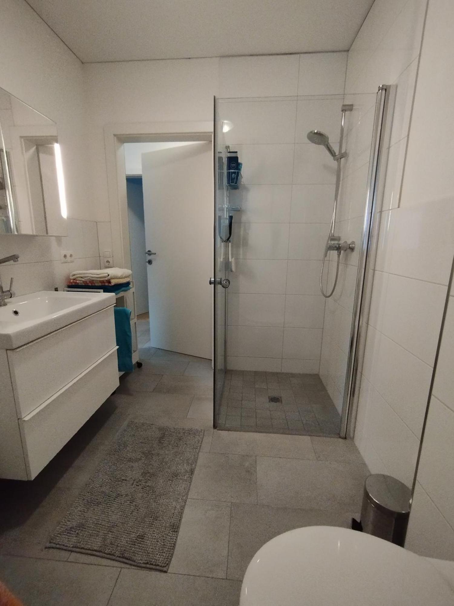 Crown Living Design Apartment - Gratis Parkplatz - Wlan - Kueche - Self Check-In Altach Экстерьер фото